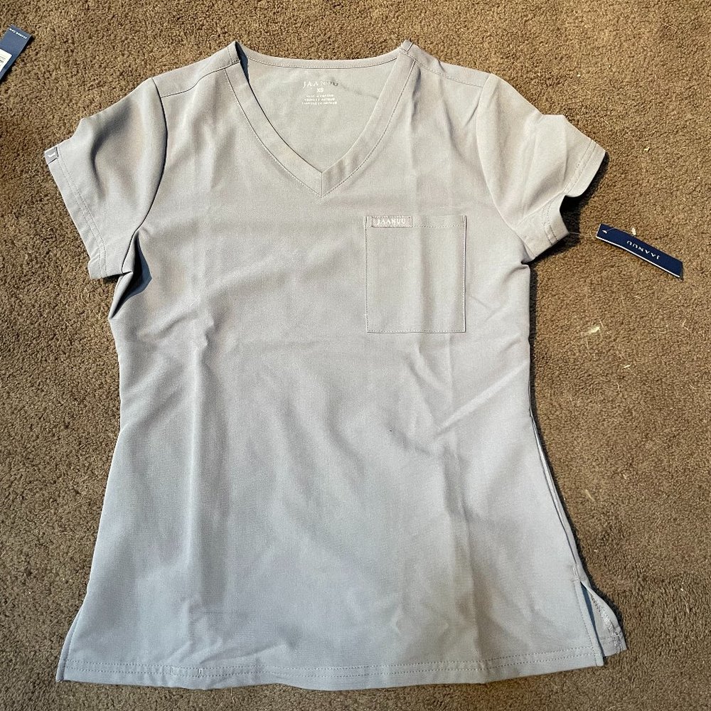 JAANUU Women's 3 pocket v-neck scrub top